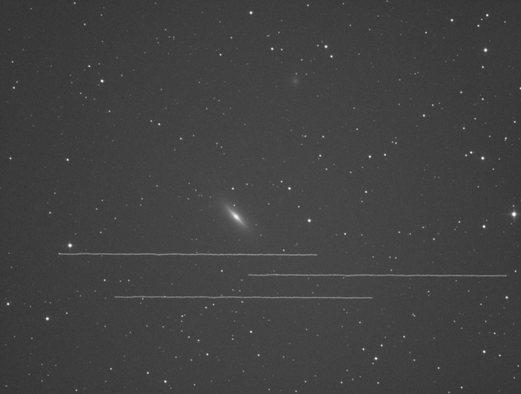 Геостационарные спутники близ NGC 3115