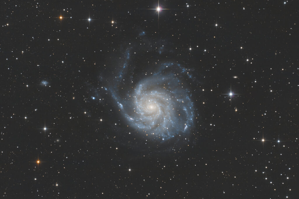 Спиральная галактика Messier 101 в Большой Медведице.